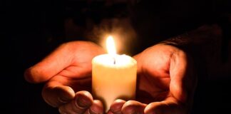 Jak wykręcić zapieczone świecę w samochodzie?